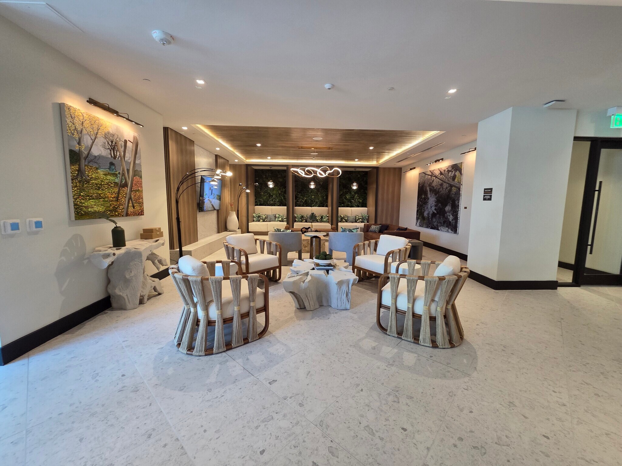 Building Photo - 1640 NE 125th St