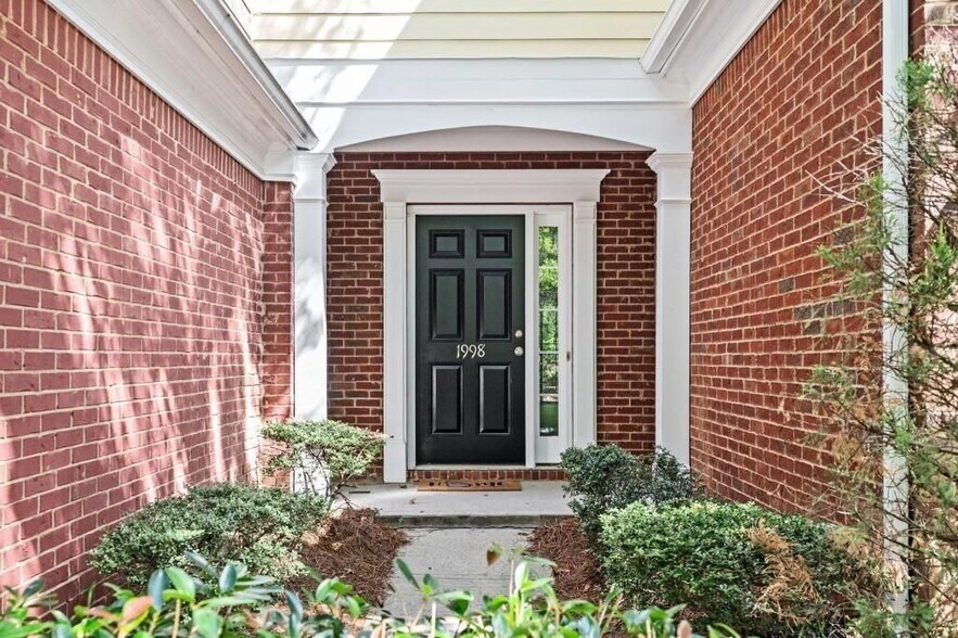 Building Photo - 1998 Hailston Dr NW