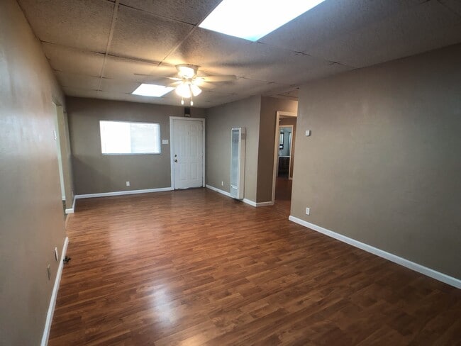 Building Photo - 441 Hazelton St