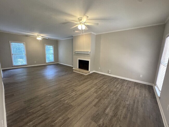 Building Photo - Five Points 6br House