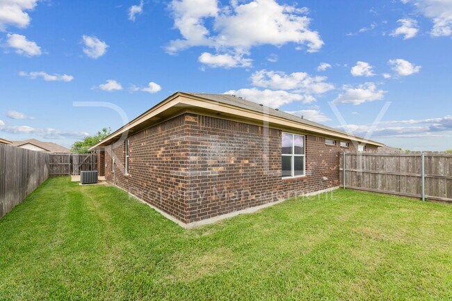 Building Photo - PM1-TEMP603 W Karey Dr