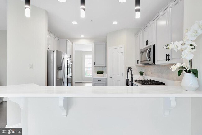 Building Photo - 9769 Northern Lakes Ln