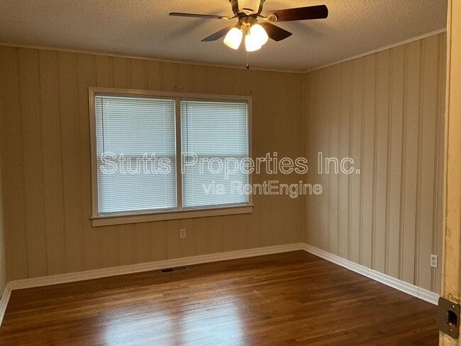 Building Photo - 3407 Pine Cir