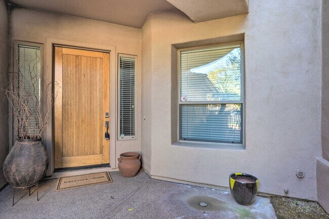 Building Photo - 15240 N Clubgate Dr