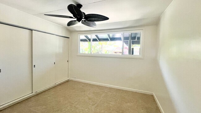 Building Photo - AVAILABLE NOW! 3 BED/2 BATH HOME IN KAILUA W/2 CAR CARPORT, YARD, POOL AND CLOSE TO BEACH!!
