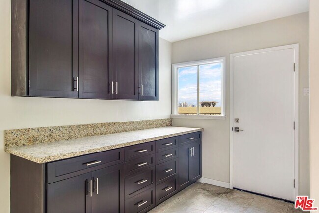 Building Photo - 4151 Don Mariano Dr