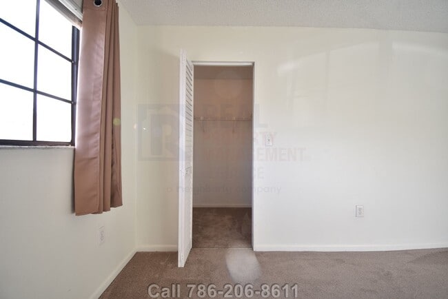 Building Photo - Prime Rental: Spacious 2-Bed, 2-Bath In Carmel Lakes Gated Community