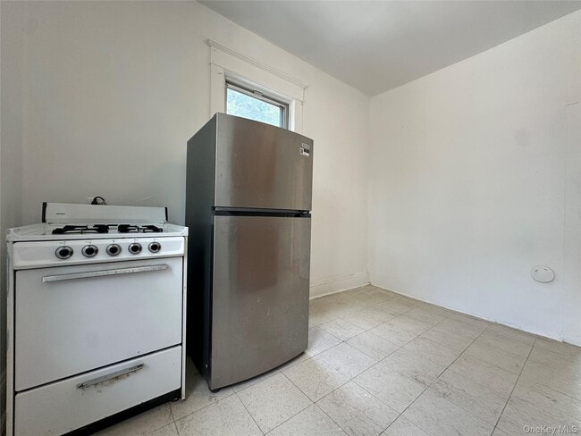 Building Photo - 51 High St