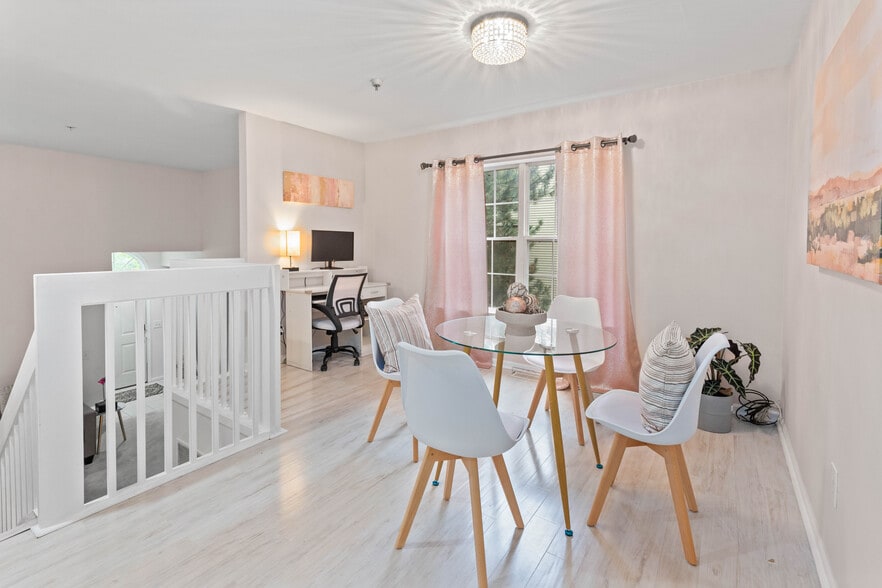 Building Photo - 1800 Campau Farms Cir