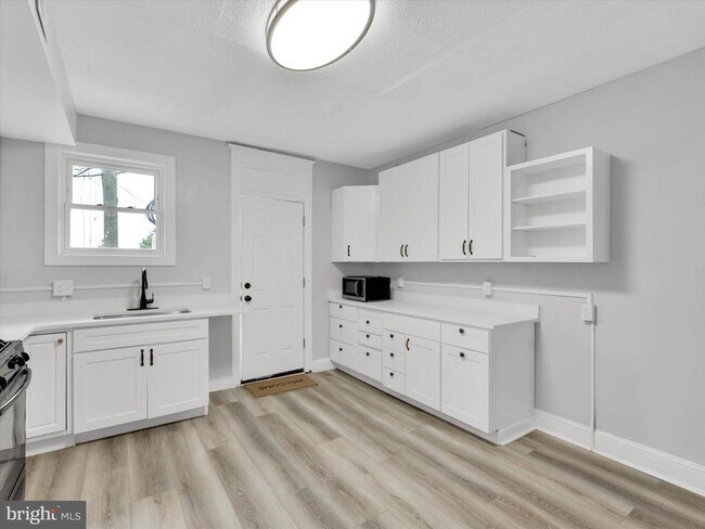 Building Photo - 3009 McElderry St