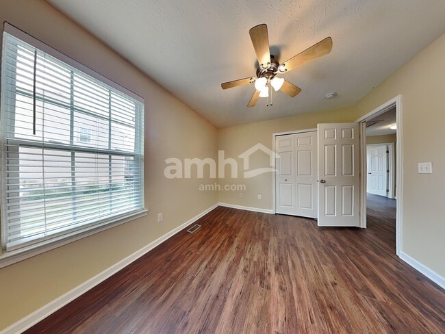 Building Photo - 460 Pewter Hill Ct