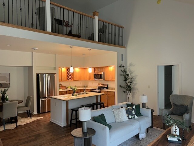 Primary Photo - 2703 Pond Dr