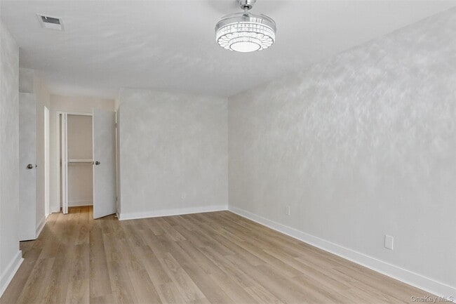 Building Photo - 70 Pheasant Run