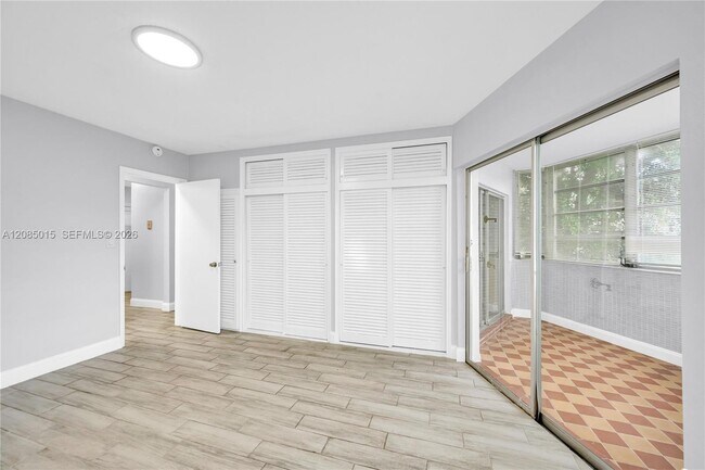 Building Photo - 1631 NE Miami Gardens Dr