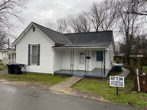 Building Photo - Historic 3 bedroom home near courthouse square in Murfreesboro