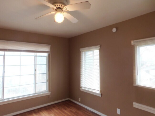 Building Photo - 4 Bedroom Home in El Dorado minutes from Down Town!