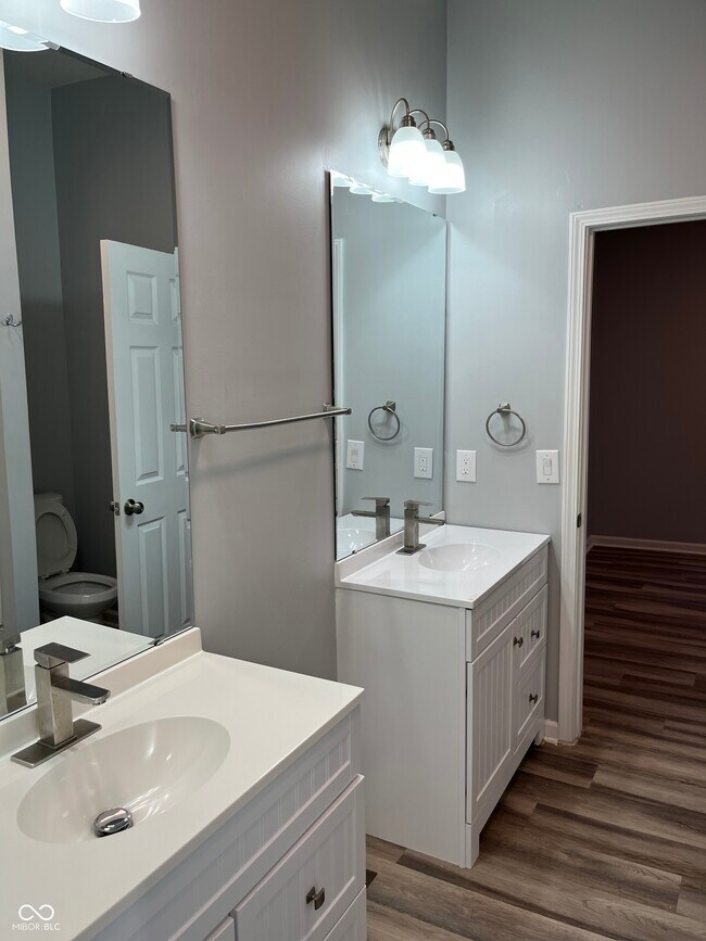 Building Photo - 838 N Temple Ave