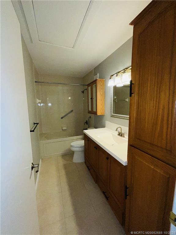 Building Photo - 2903 SW Lakemont Pl