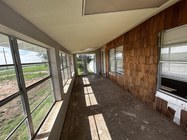 Building Photo - Country Living! Newly Updated 3-bed/2-bath in Frenship ISD!