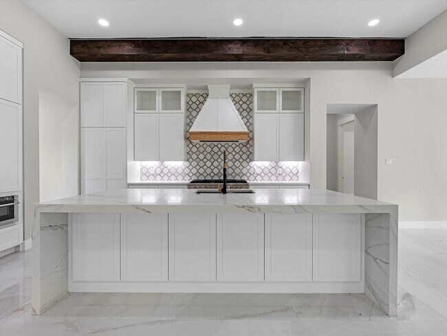 Building Photo - 887 Rd 660