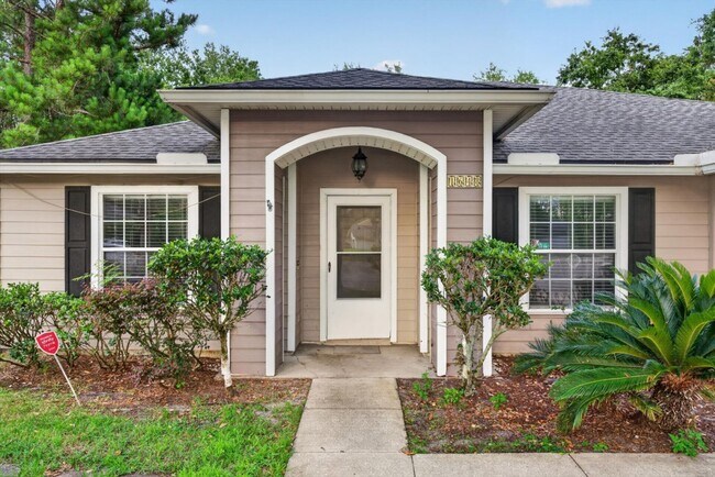 Building Photo - Middleburg Home with Office Space