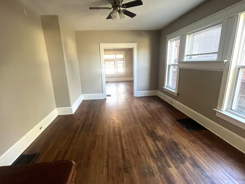 Building Photo - 1158 Brown Ave