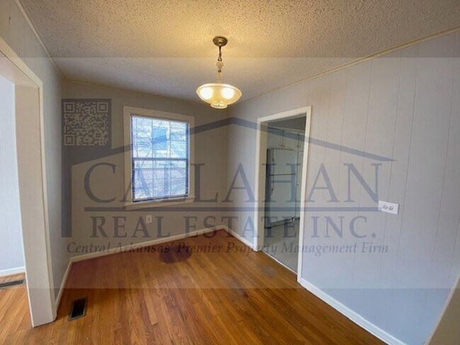 Building Photo - Park Hill Bungalow