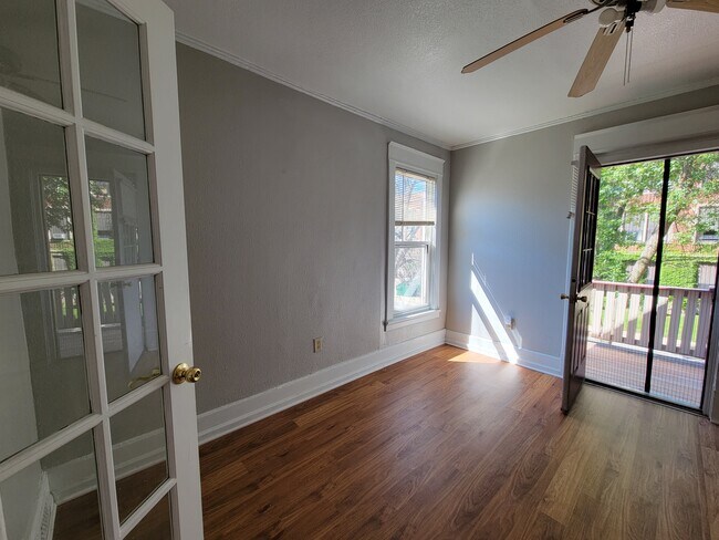 Dining Room - 2840 N Bartlett Ave