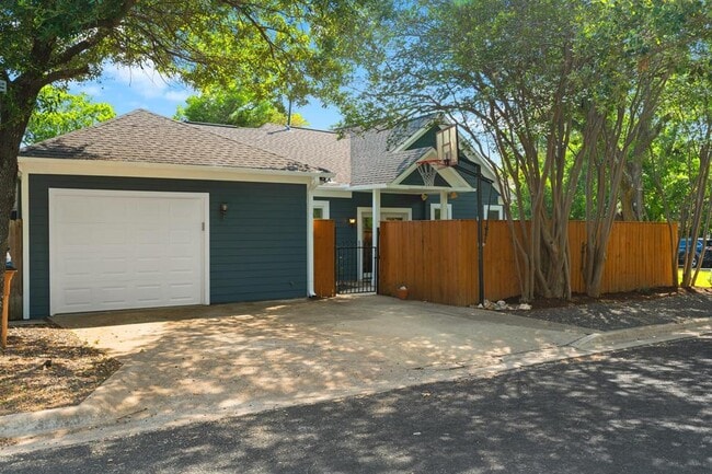 Building Photo - 3111 Glenview Ave