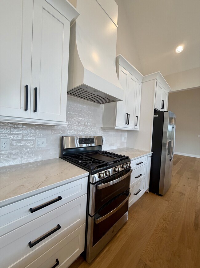 Building Photo - 204 Crest Ridge Ct