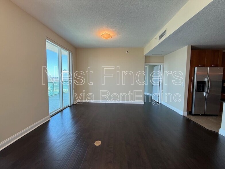 Building Photo - 1431 Ztp - Riverplace