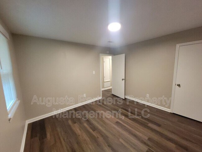 Building Photo - 139 Stoneybrooks Pl