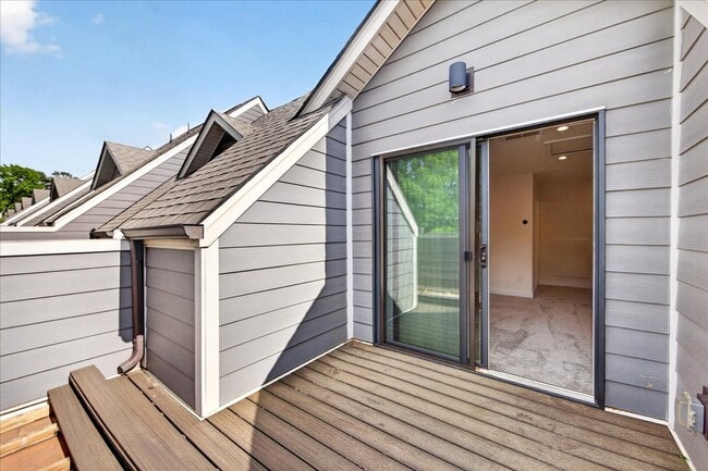 Building Photo - 530 Billingsley Rd