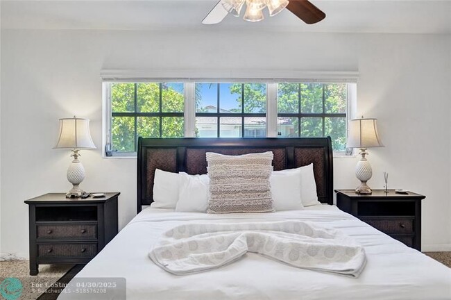 Building Photo - 3230 S Terra Mar Dr