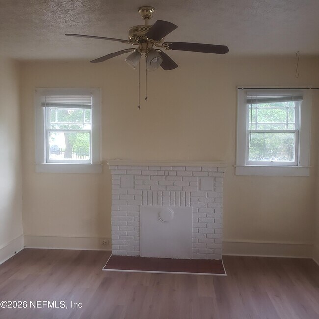 Building Photo - 2575 Haldumar Terrace