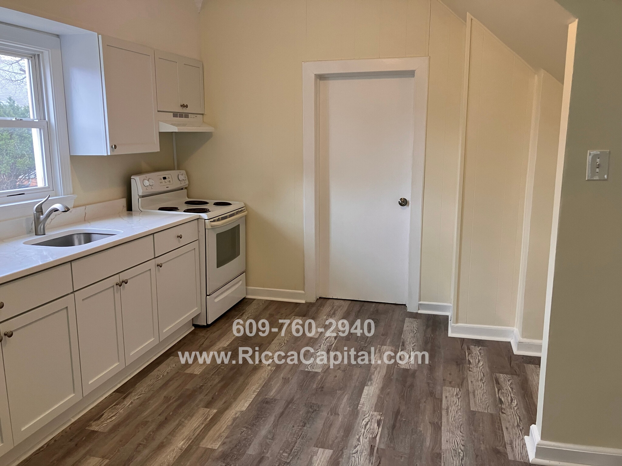 Building Photo - 308 13th St