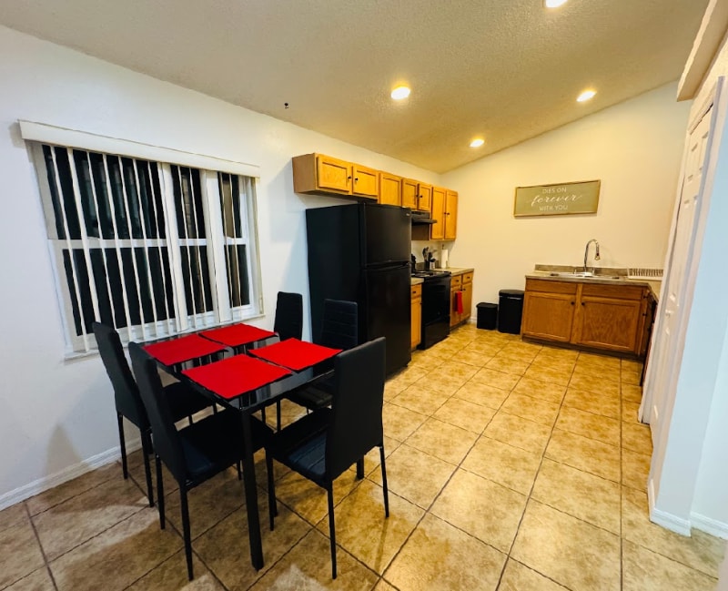 Building Photo - 536 Cheshire Way