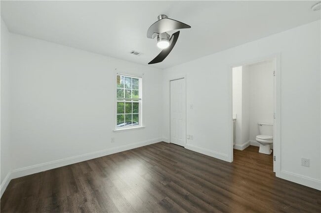 Building Photo - 226 Thornton St SW