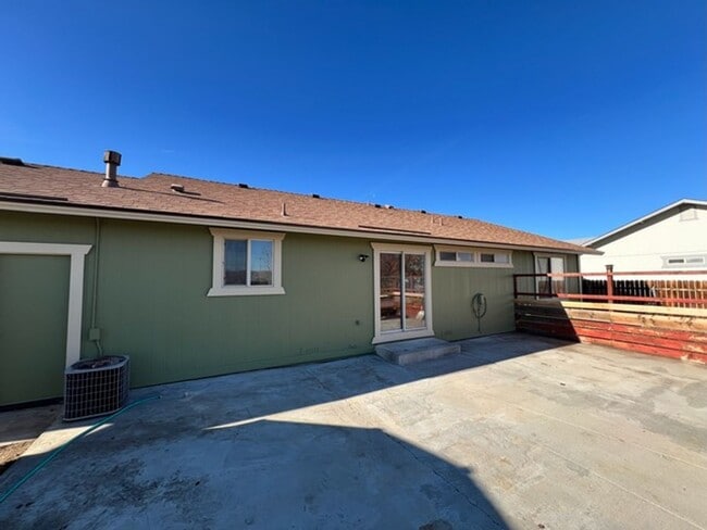 Building Photo - One Third Acre lot Three Bedroom near Spanish Springs High