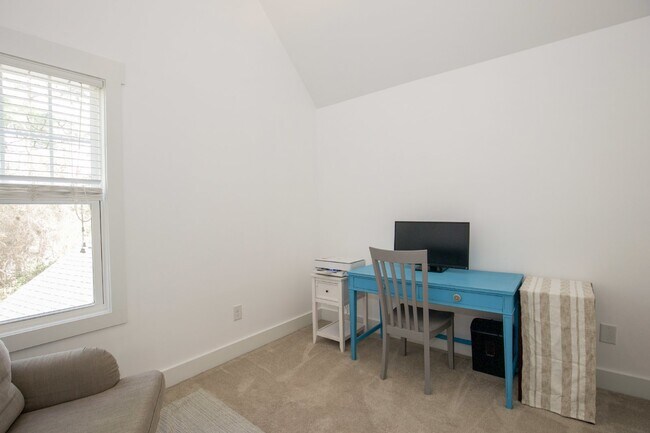 Building Photo - Charming Cottage in DOWNTOWN Southern Pines
