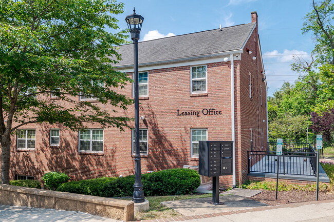 Primary Photo - Buchanan Gardens Apartments