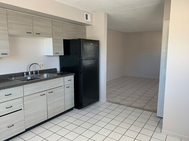 Building Photo - 2/1 Condo For Rent  in St. Cloud Next Near Excellent Schools