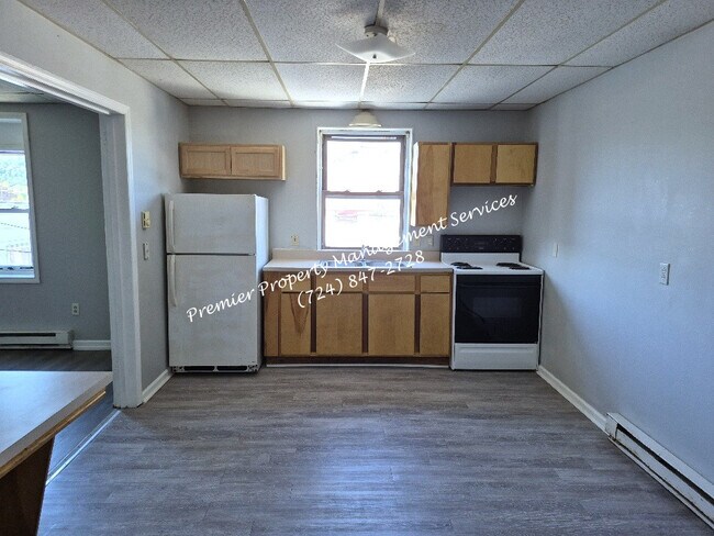 Building Photo - 542 Midland Ave