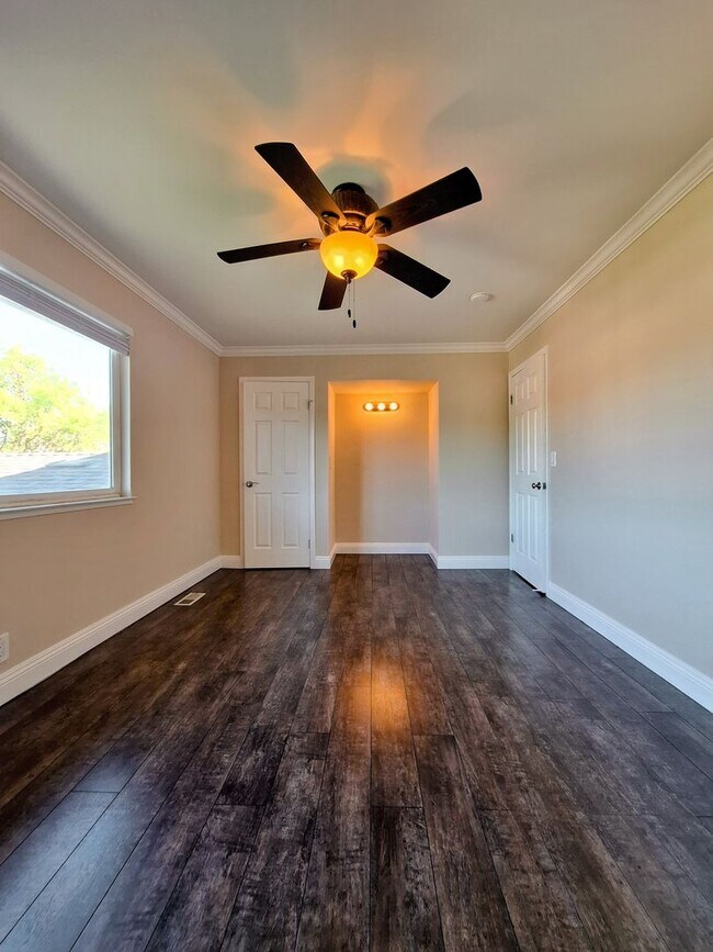 Building Photo - Beautifully Remodeled Two-story 2bd Condo ...