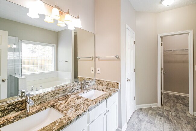 Building Photo - 2215 Baker Carter Dr