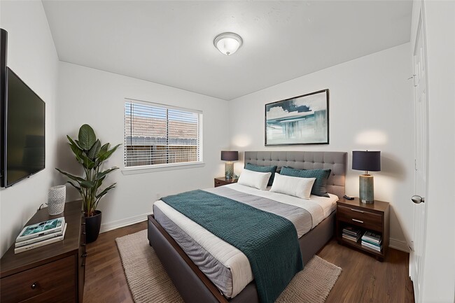 Building Photo - 16122 Cypress Point Dr