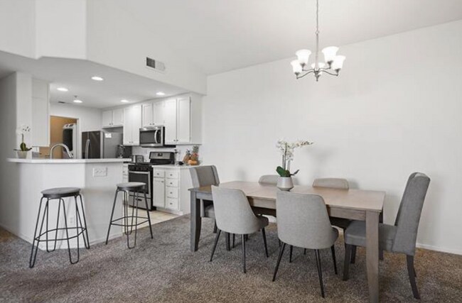 Building Photo - 1344 Paizay Pl