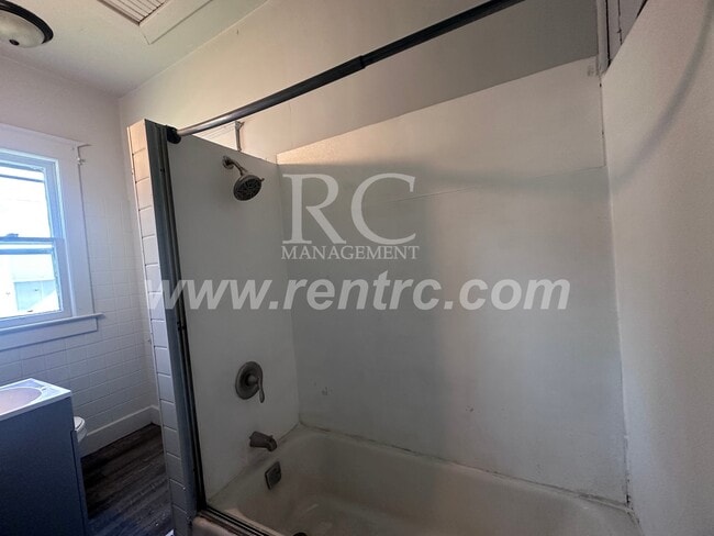 Building Photo - 6 National-