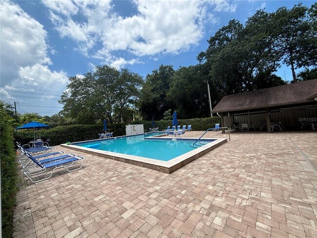 Building Photo - 2220 Bancroft Cir S