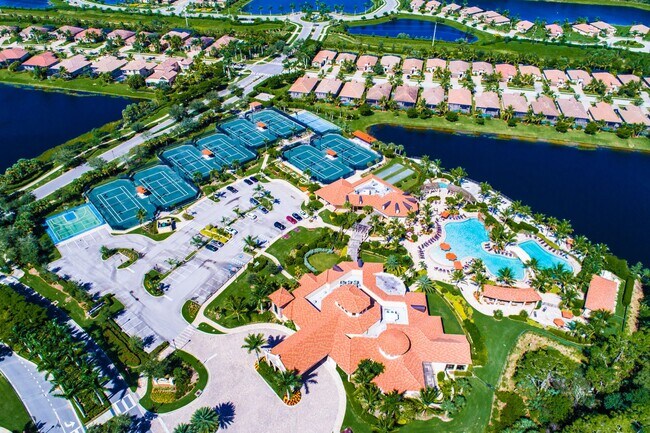 Building Photo - Available from Jun 1st as a furnished annual 2BR/2BA+Den Condo in Treviso Bay!